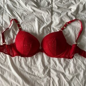 Victoria’s Secret Bombshell Bra 32DD